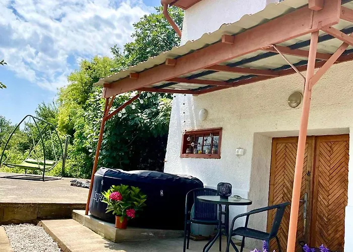 Boraszporta - Preshaz Guest house Villany